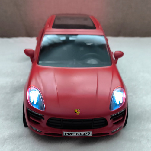 New bright porsche macan - bright,